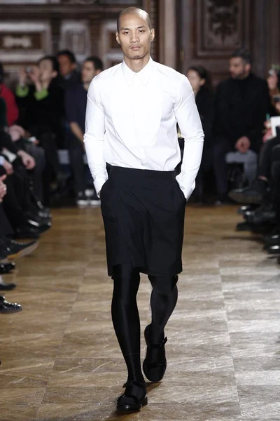 Look 5